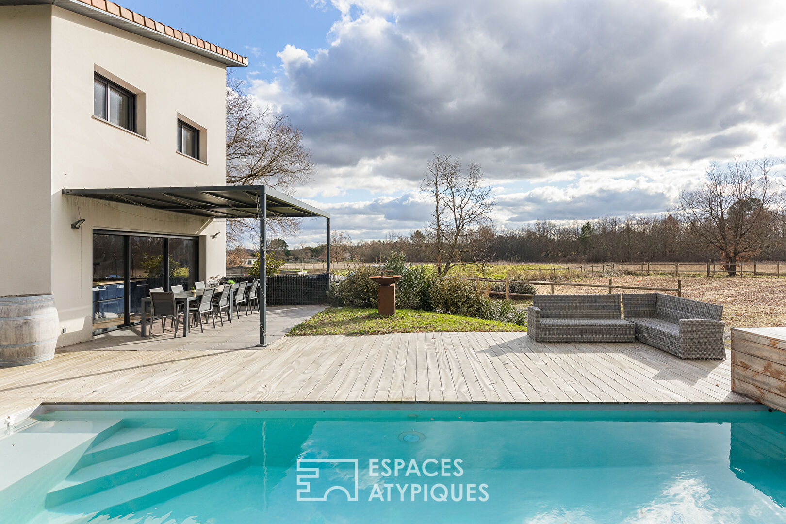 Élégante et lumineuse maison contemporaine avec piscine à Fronton