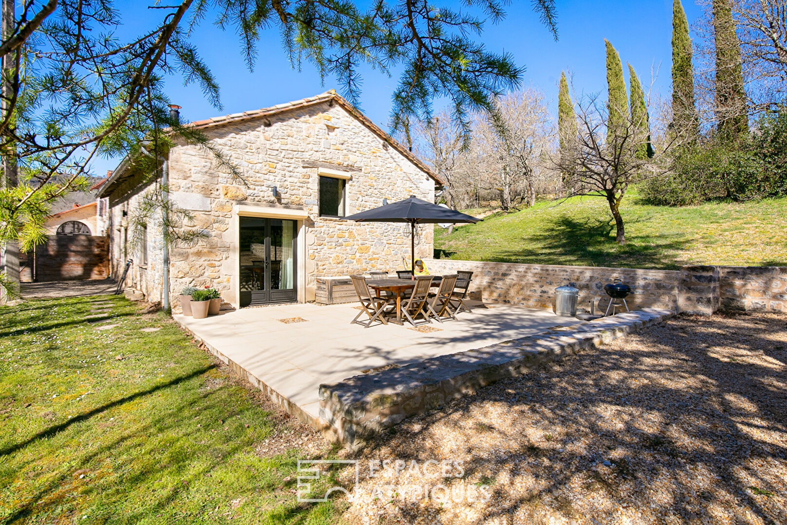 Propriété de caractère et gîte au coeur de Saint Antonin Noble Val