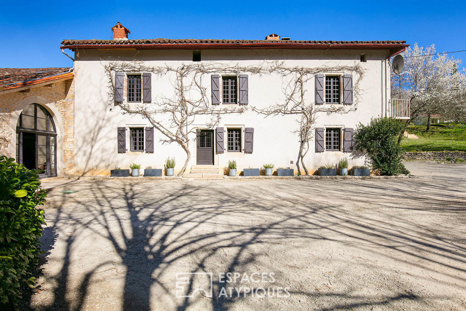 Propriété de caractère et gîte au coeur de Saint Antonin Noble Val