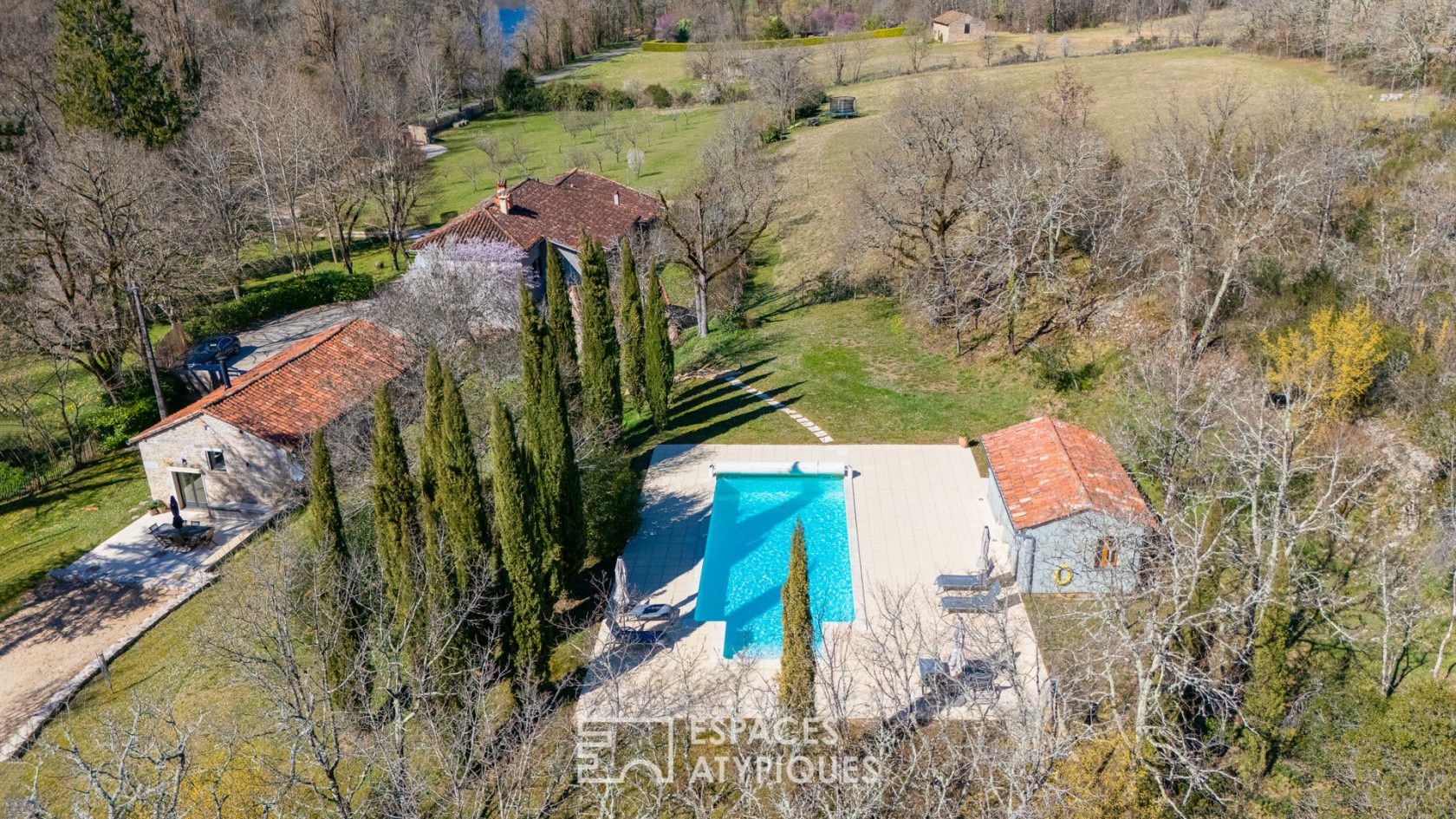 Propriété de caractère et gîte au coeur de Saint Antonin Noble Val