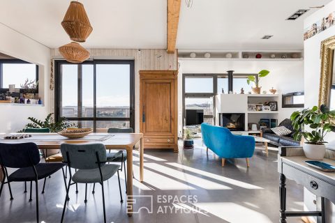 Maison d’architecte avec piscine et vue contemplative