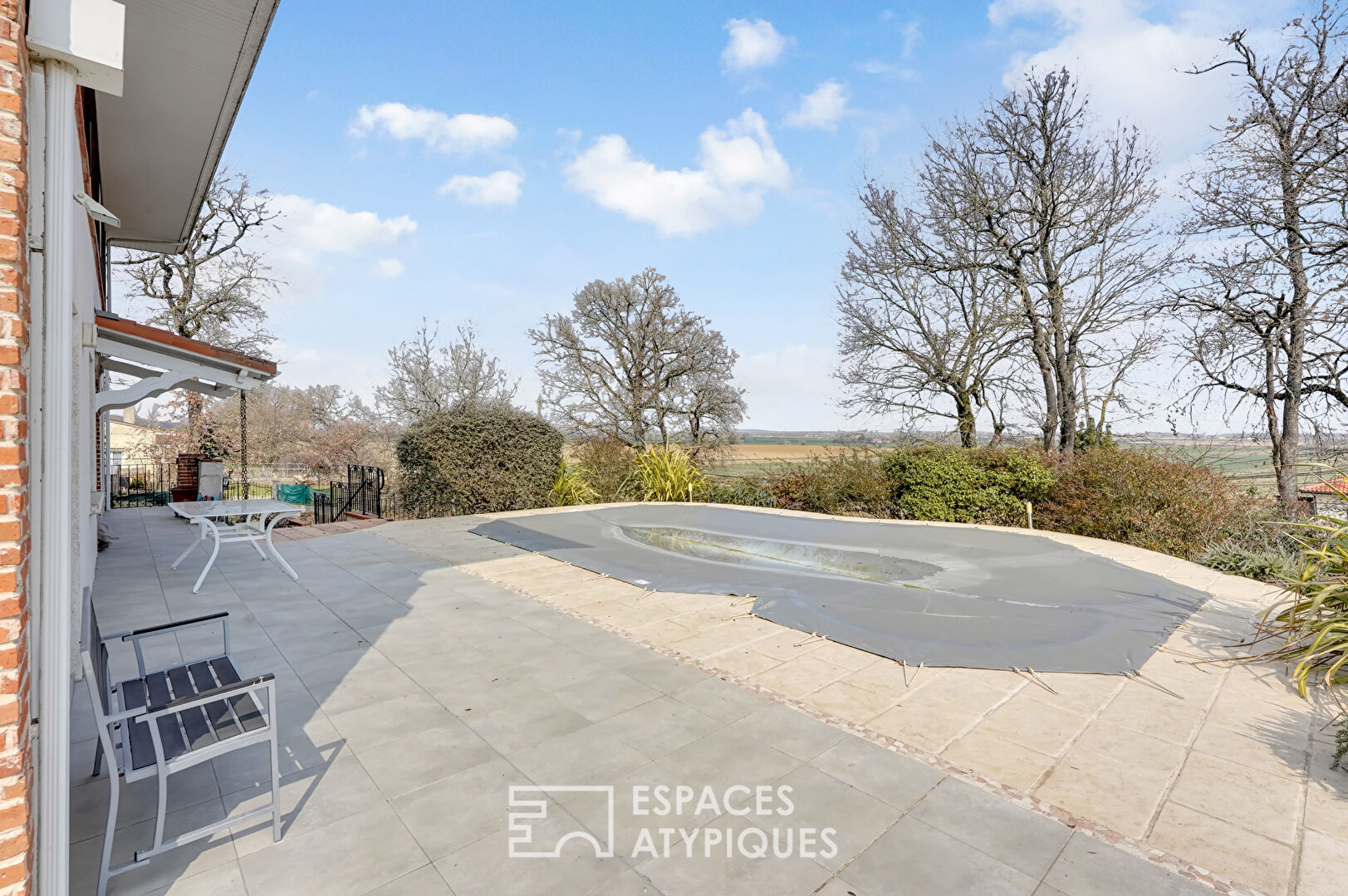 Maison familiale avec piscine à Merville