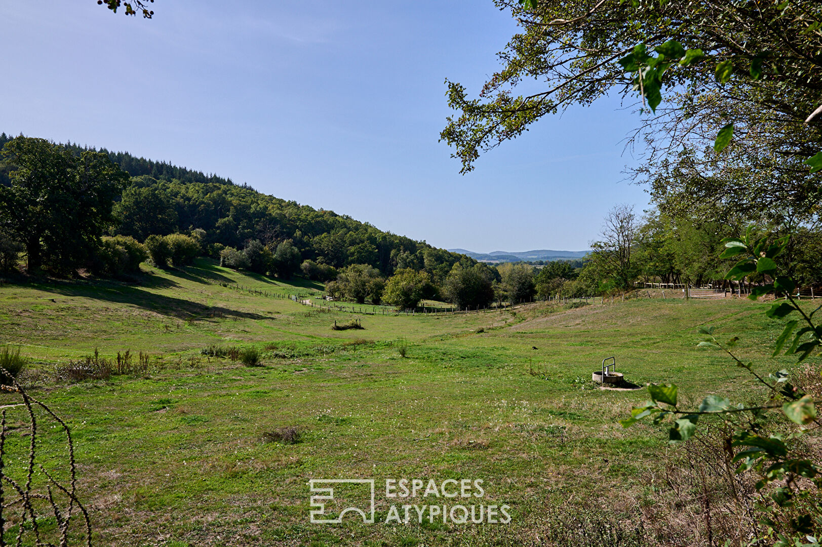 Hameau au pied du mont Beuvray, dans le Morvan