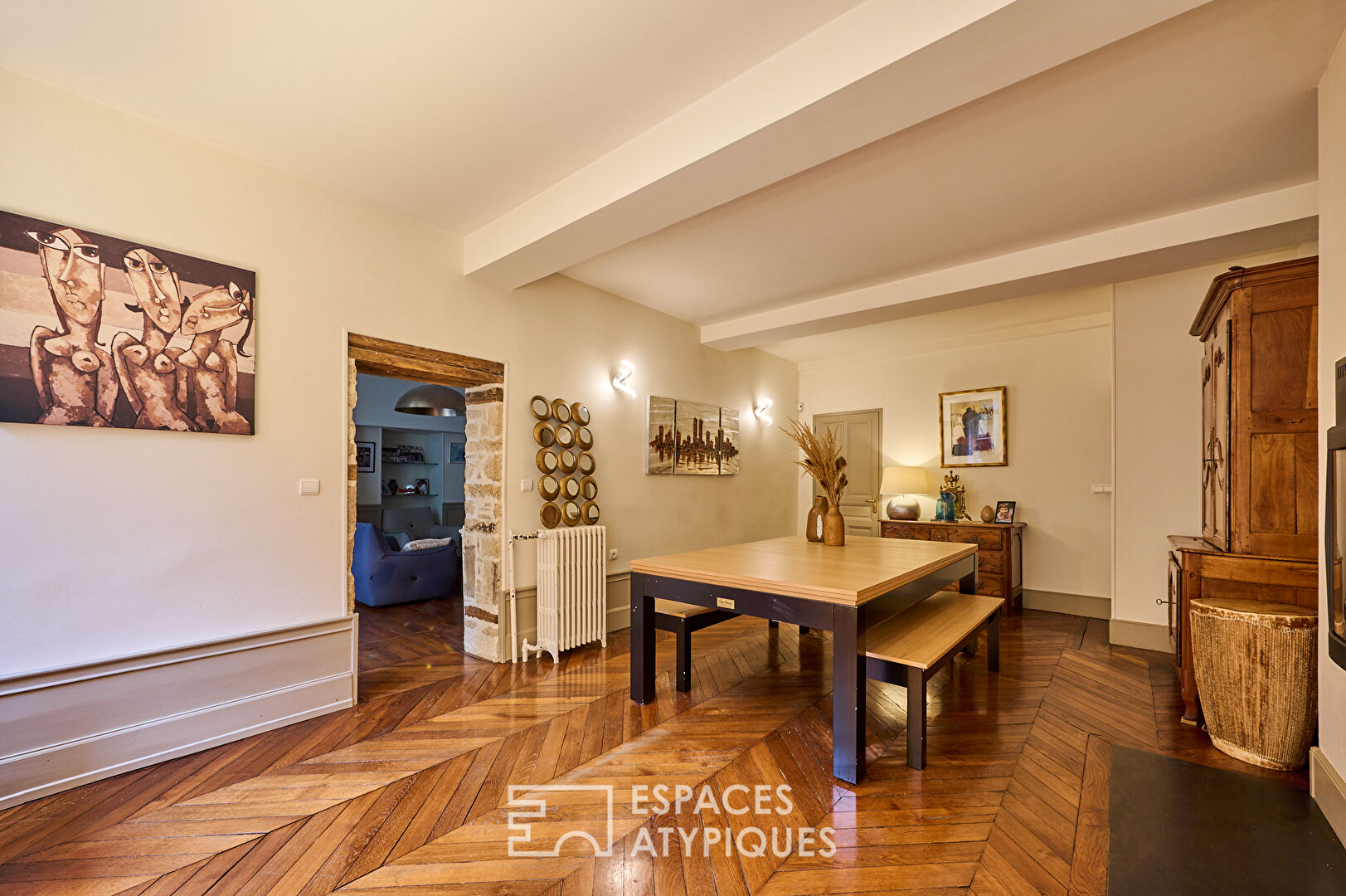 Bourgeois apartment with private and intimate garden in the heart of the city