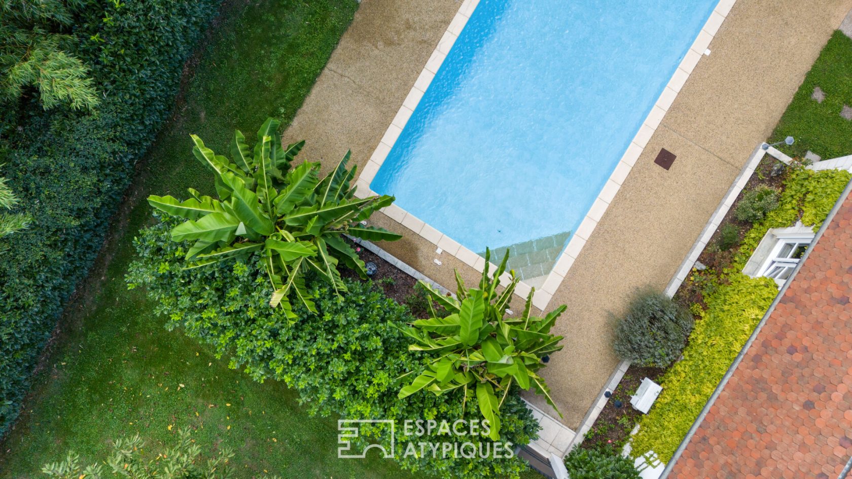 Maison de plain pied avec piscine