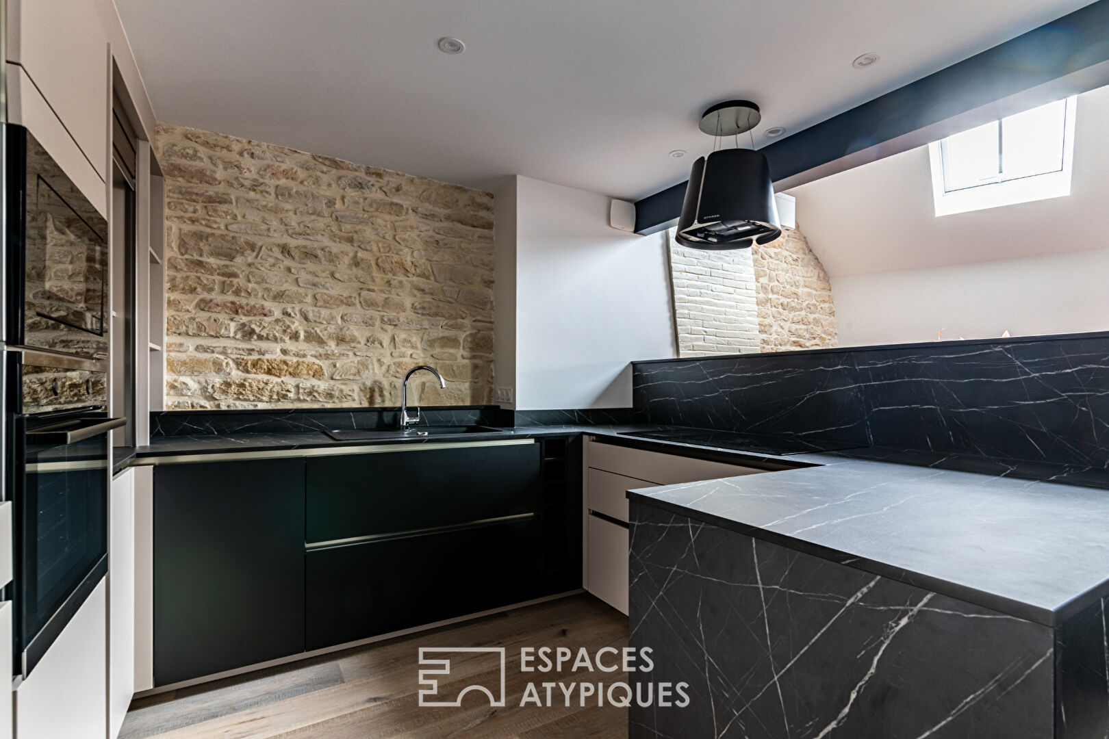 Duplex rénové et meublé