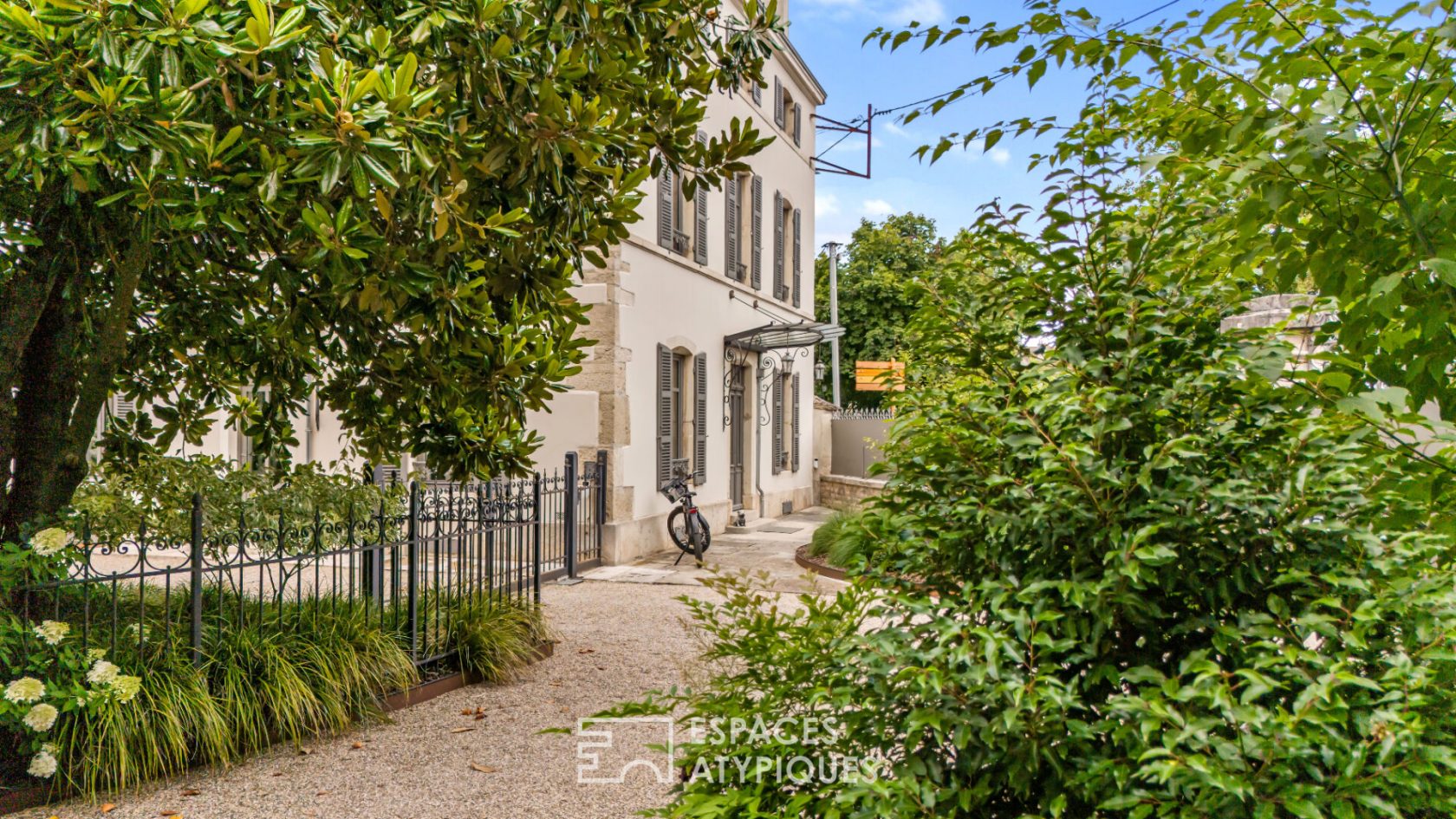 Private mansion in the city courtyard