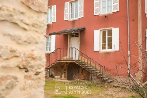 Ensemble de deux maisons de caractère dans village viticole