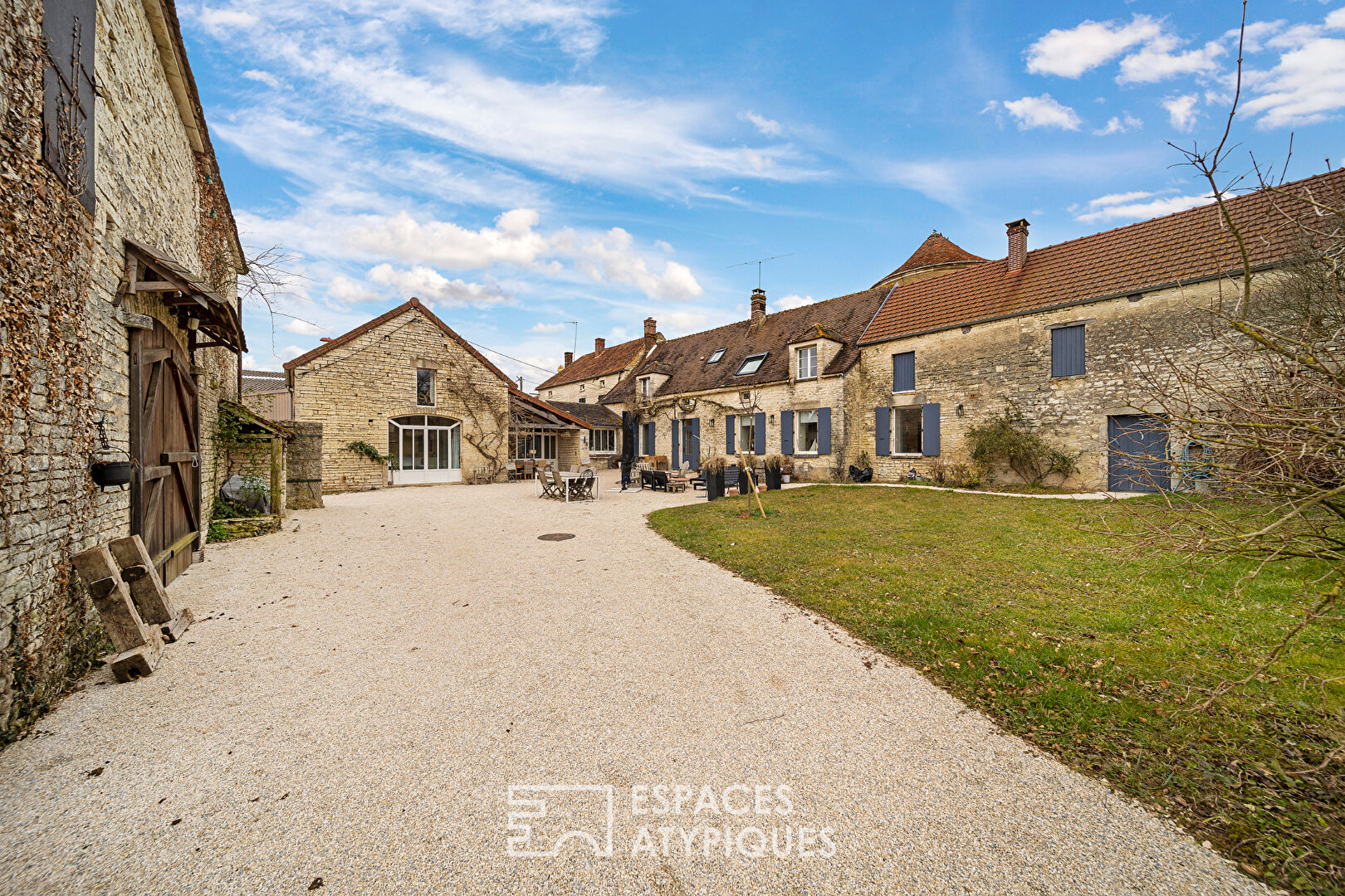 Charme et authenticité aux portes de Noyers-sur-Serein