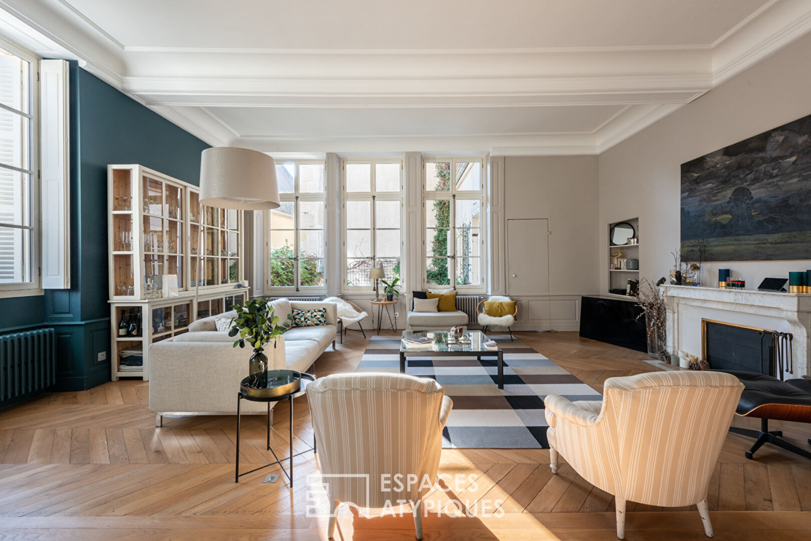 Beautiful renovated bourgeois apartment with private courtyard