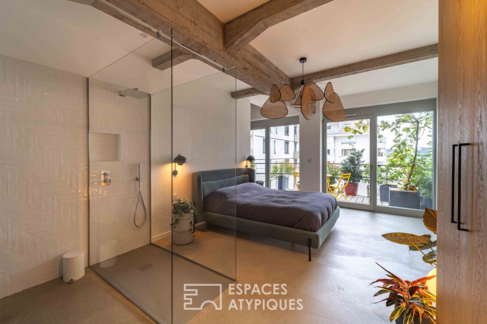 Loft contemporain et ses deux terrasses quartier Coop