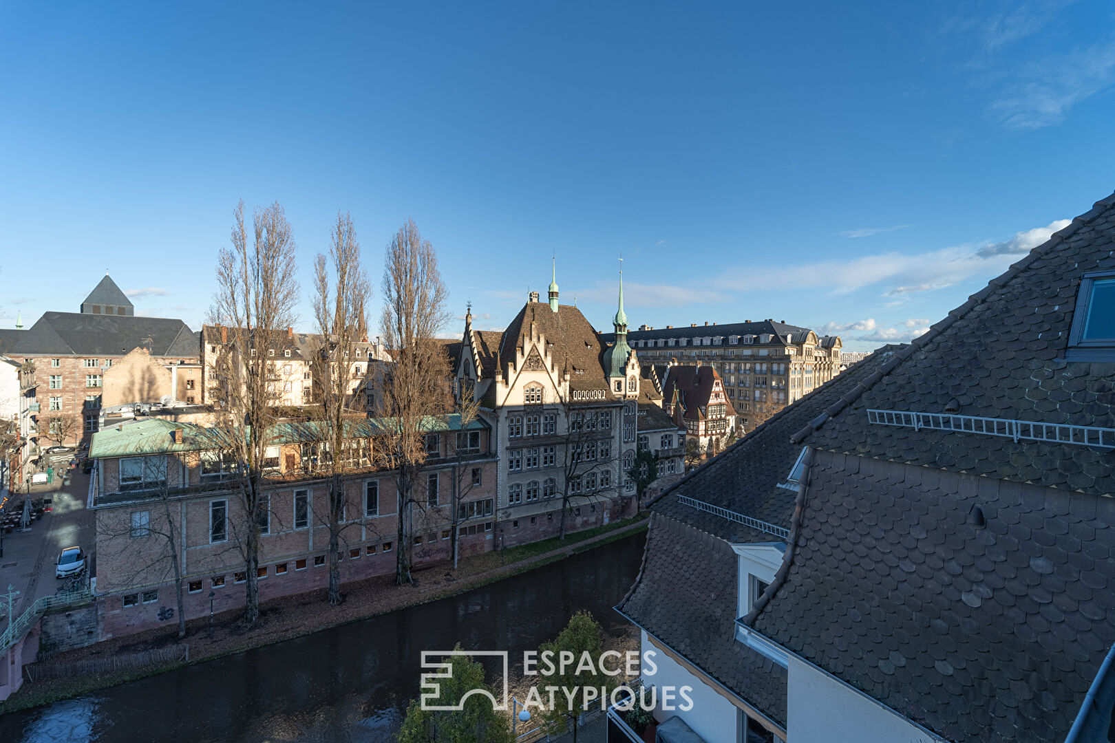 Appartement sur les quais et sa vue cathédrale