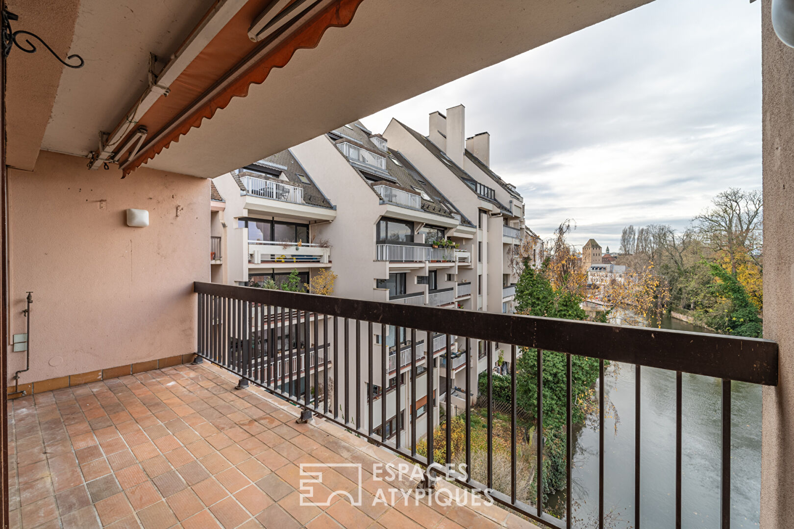 Appartement avec terrasse et vue sur l’Ill à la Petite France