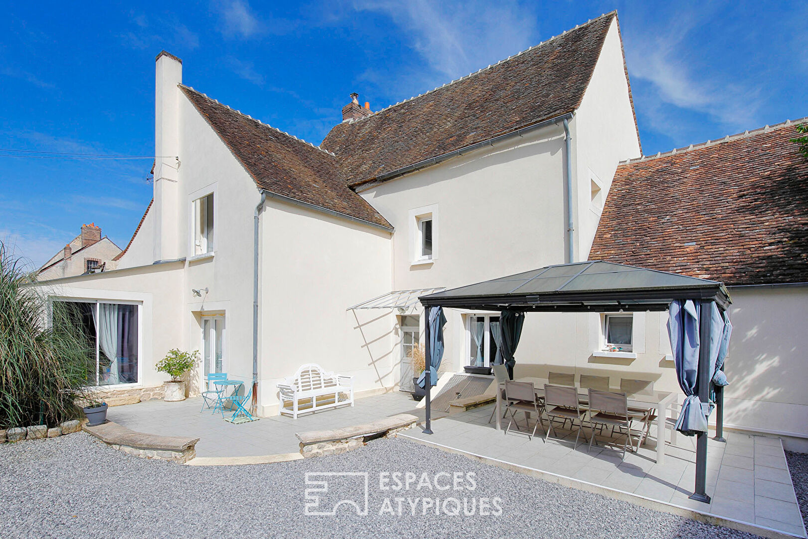 Charmante maison de village avec jardin et dépendance