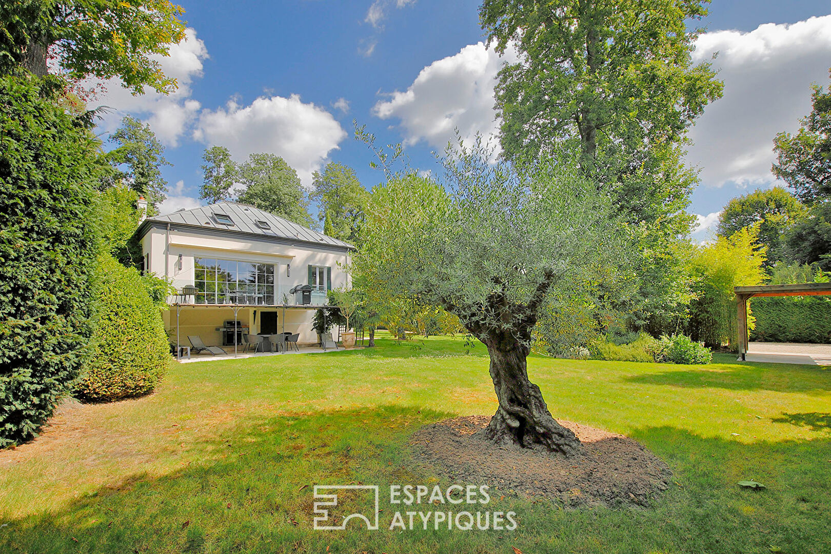 Maison de charme et de caractère avec jardin