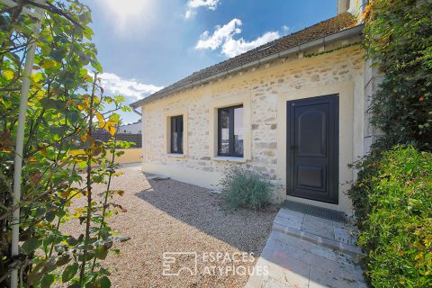 Renovated townhouse with winter garden and courtyard