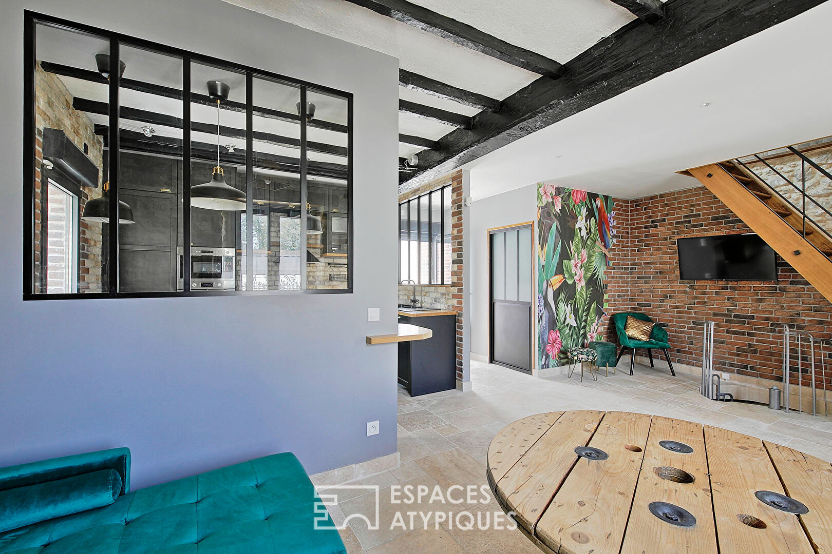 Renovated townhouse with winter garden and courtyard