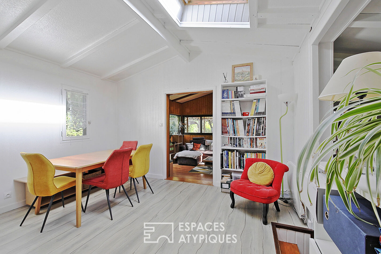 Maison en bois avec terrasse xxl et son jardin