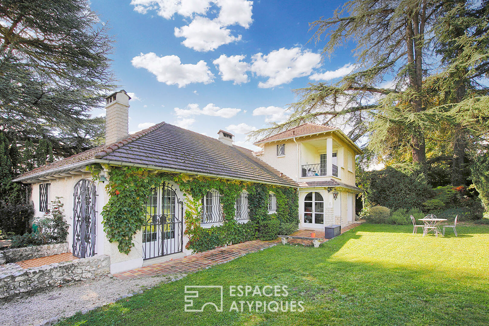 1930s villa overlooking a beautiful landscaped garden