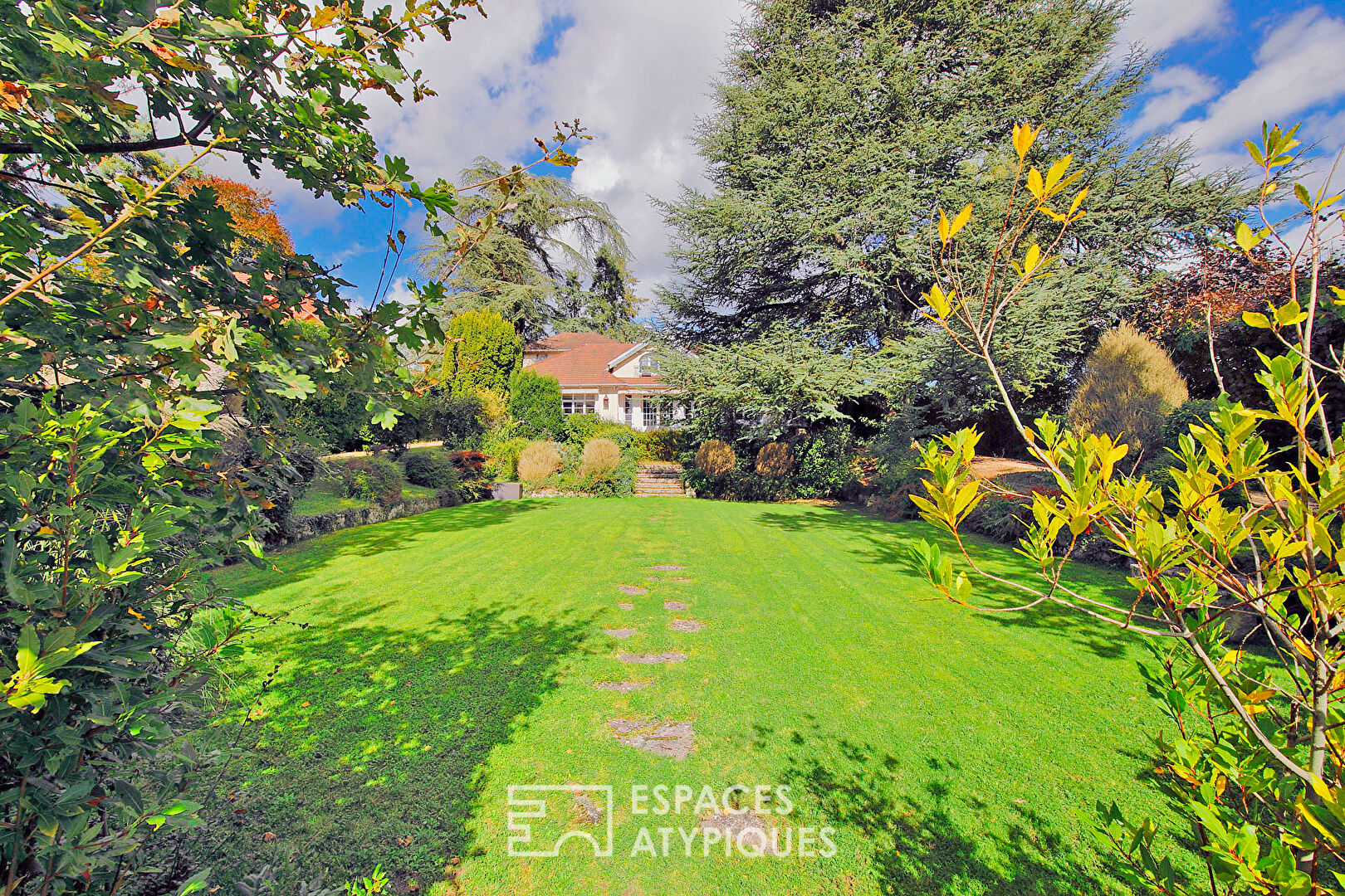 1930s villa overlooking a beautiful landscaped garden