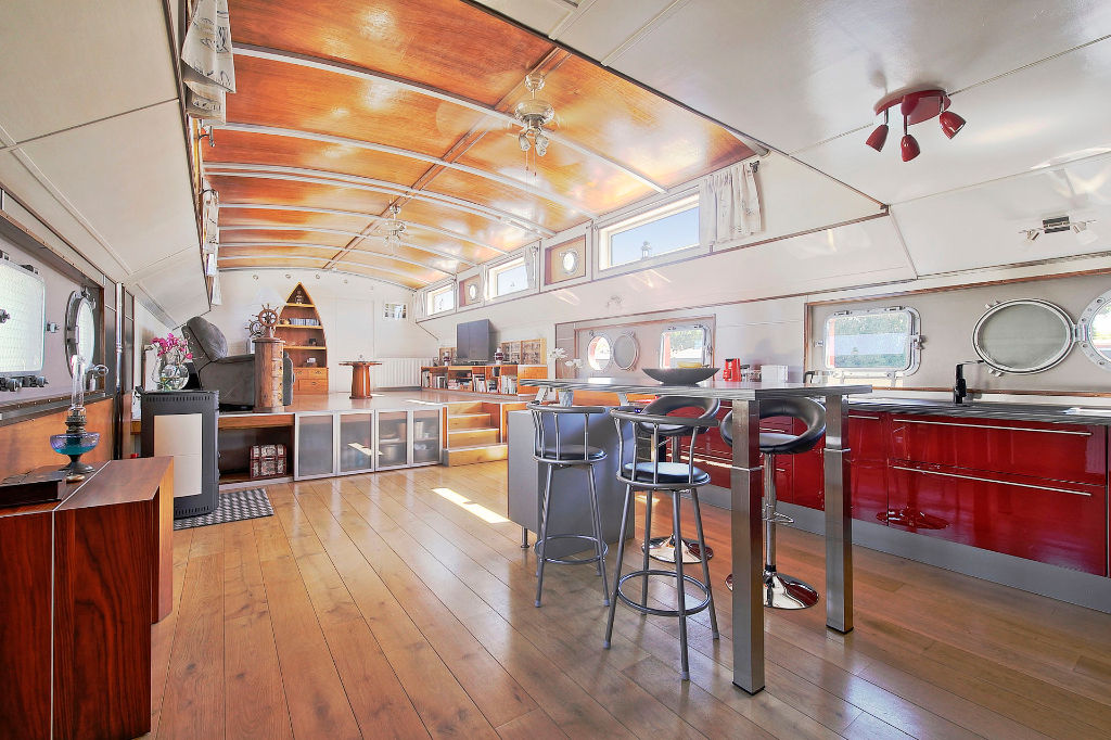 Renovated sailing barge with two terraces