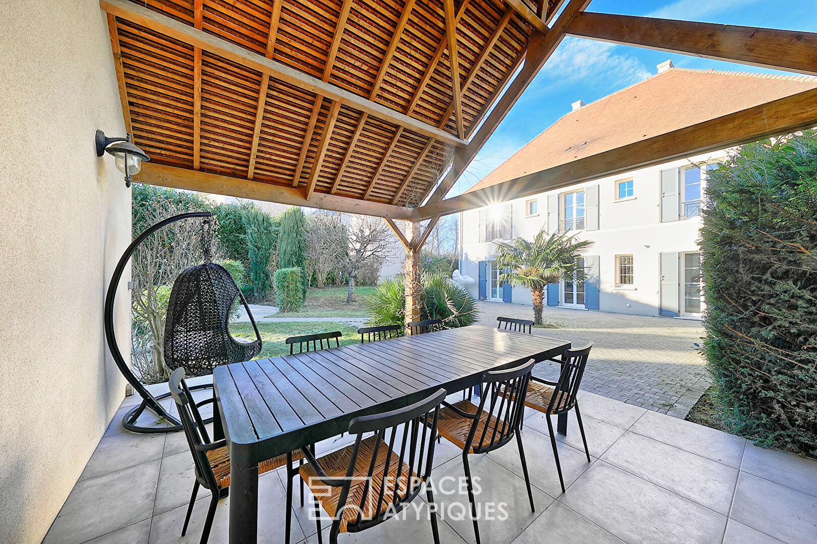 La belle maison contemporaine en coeur de ville avec jardin