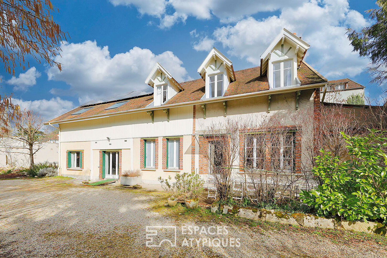 Belle maison bourgeoise et belle longère avec jardin