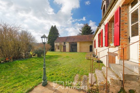 Ancien corps de ferme avec dépendances et jardin