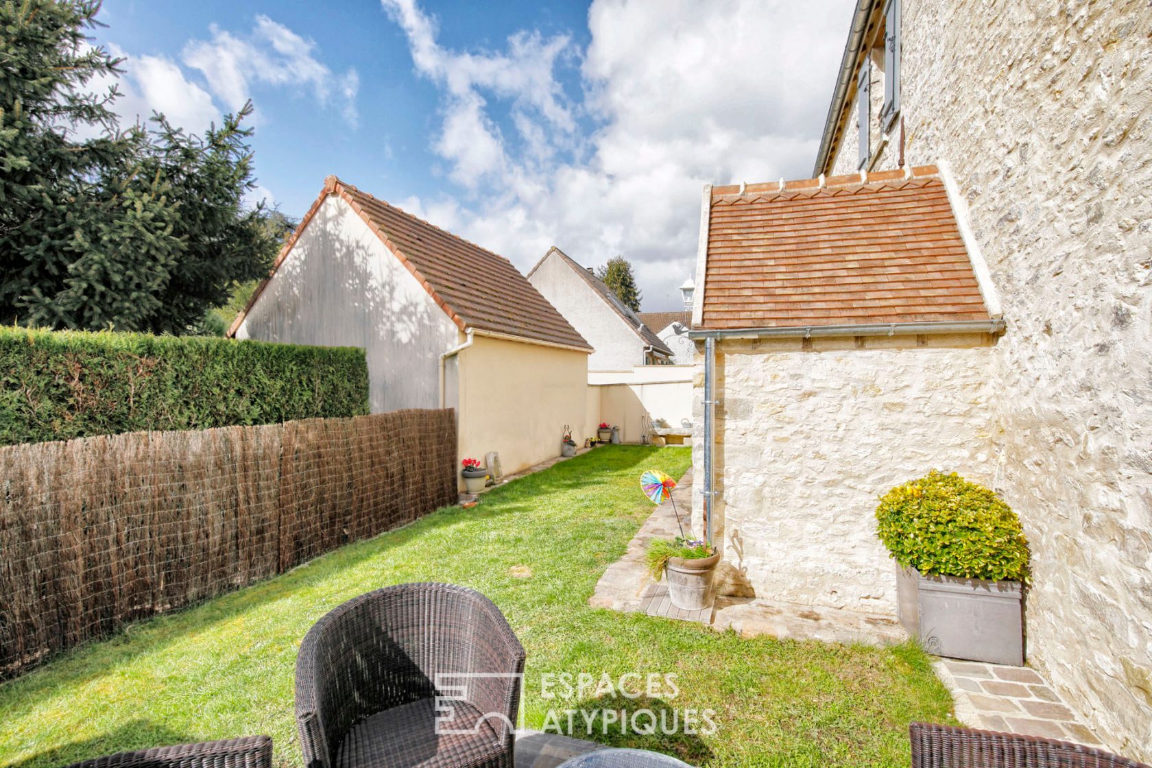 Ancienne grange rénovée avec jardin