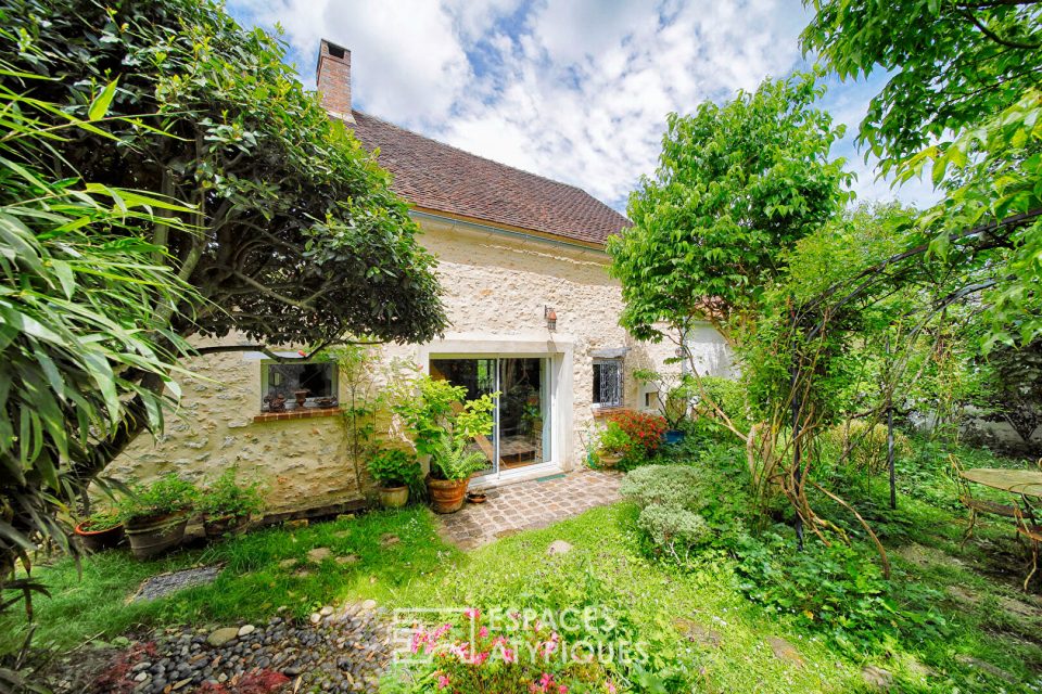 Longère de charme et son jardin bucolique