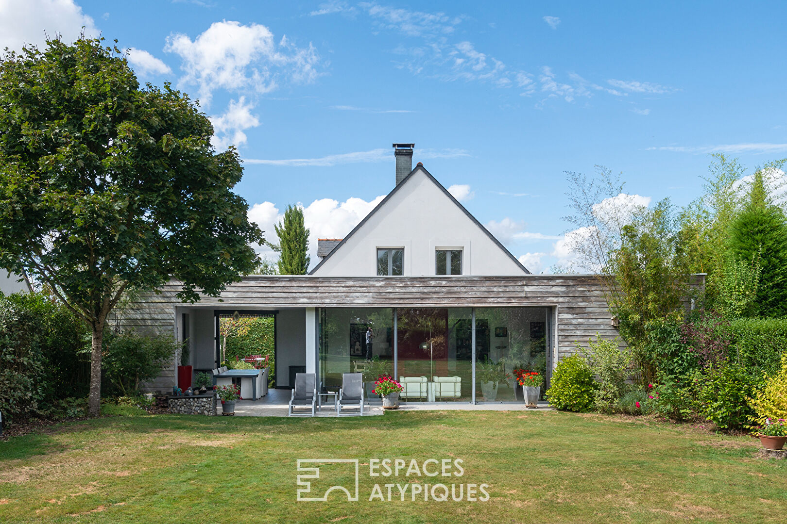 Maison familiale et son extension contemporaine