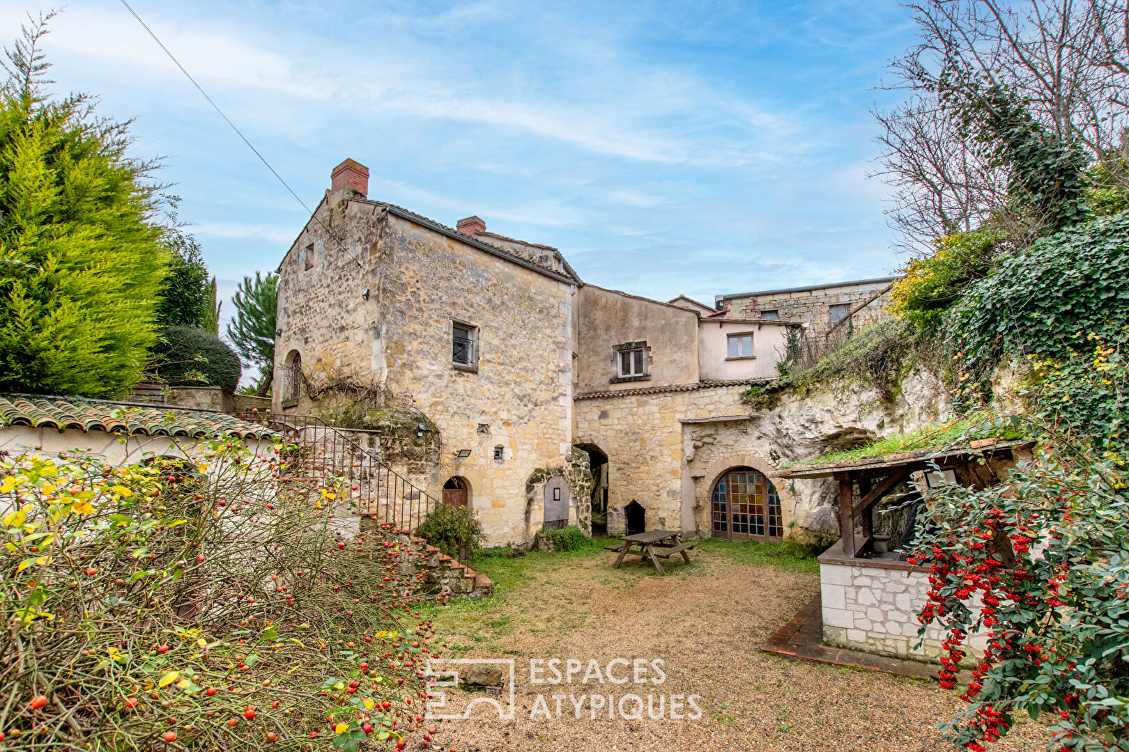 Charming property and cottage between heaven and earth