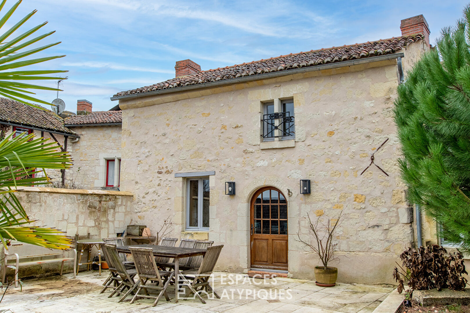 Charming property and cottage between heaven and earth