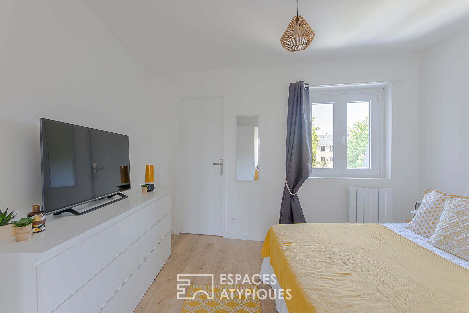 Renovated and furnished apartment Saint André district