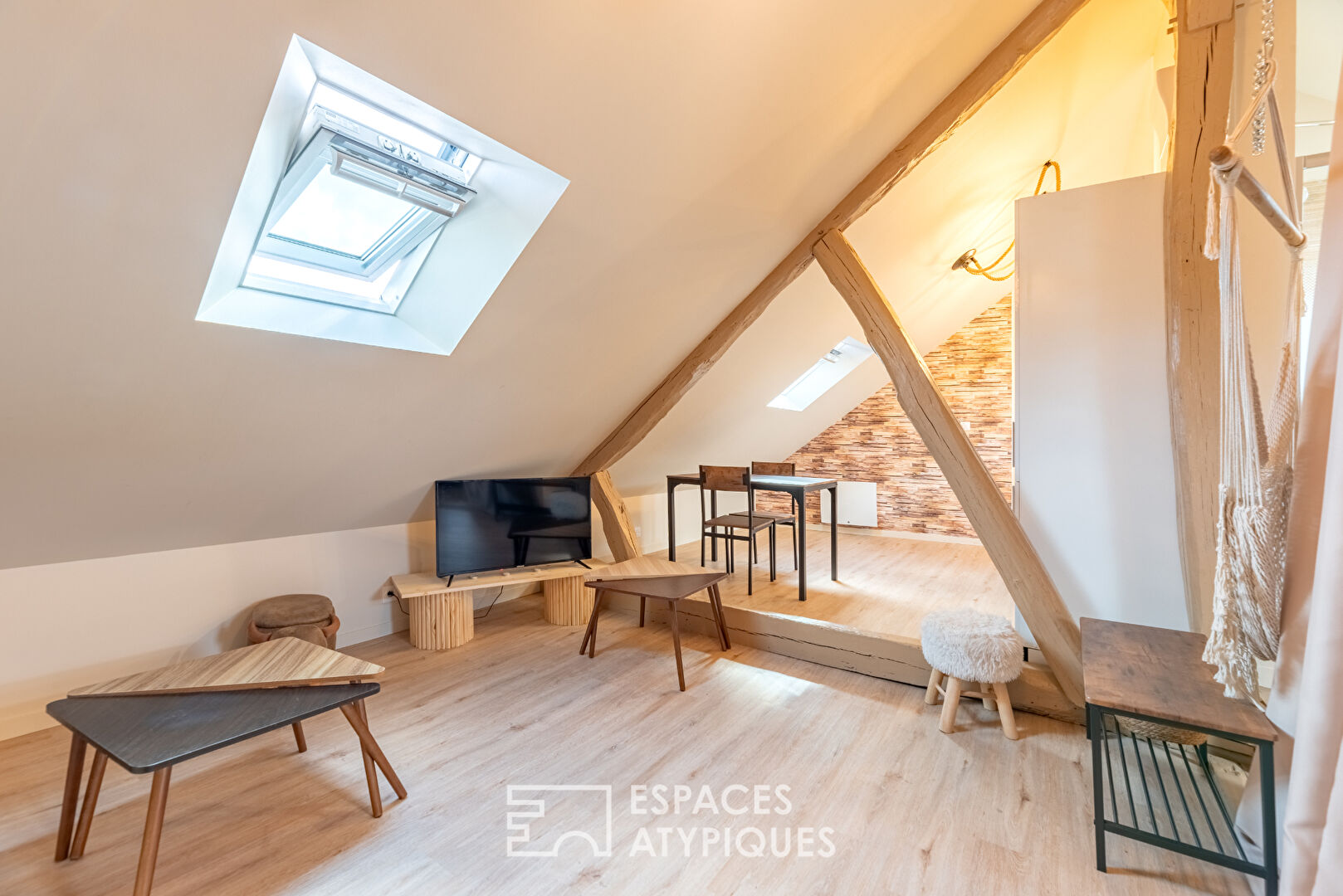 Studio sous les toits avec vue sur la cathédrale