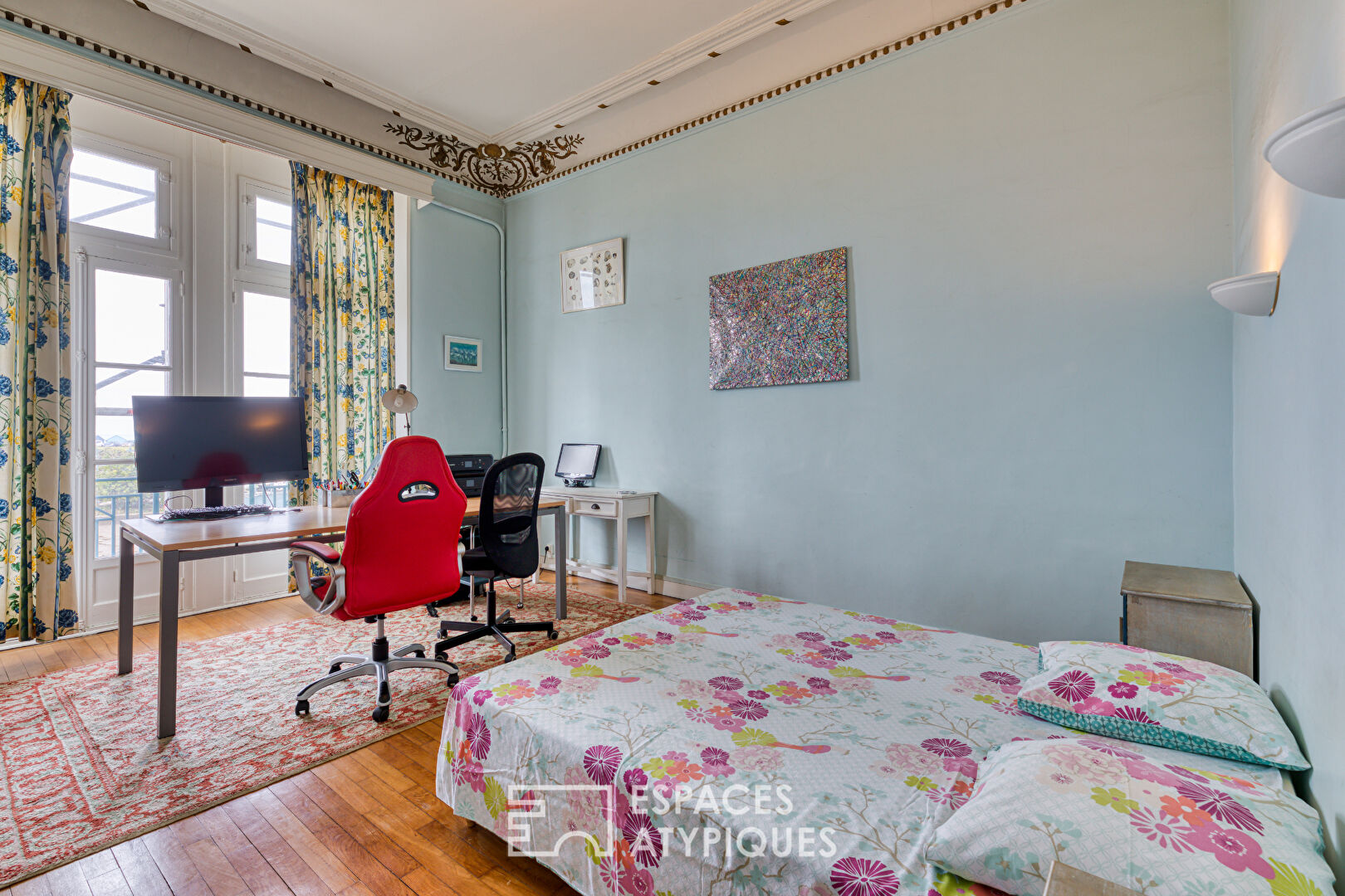 Beachfront apartment in a former hotel from 1901