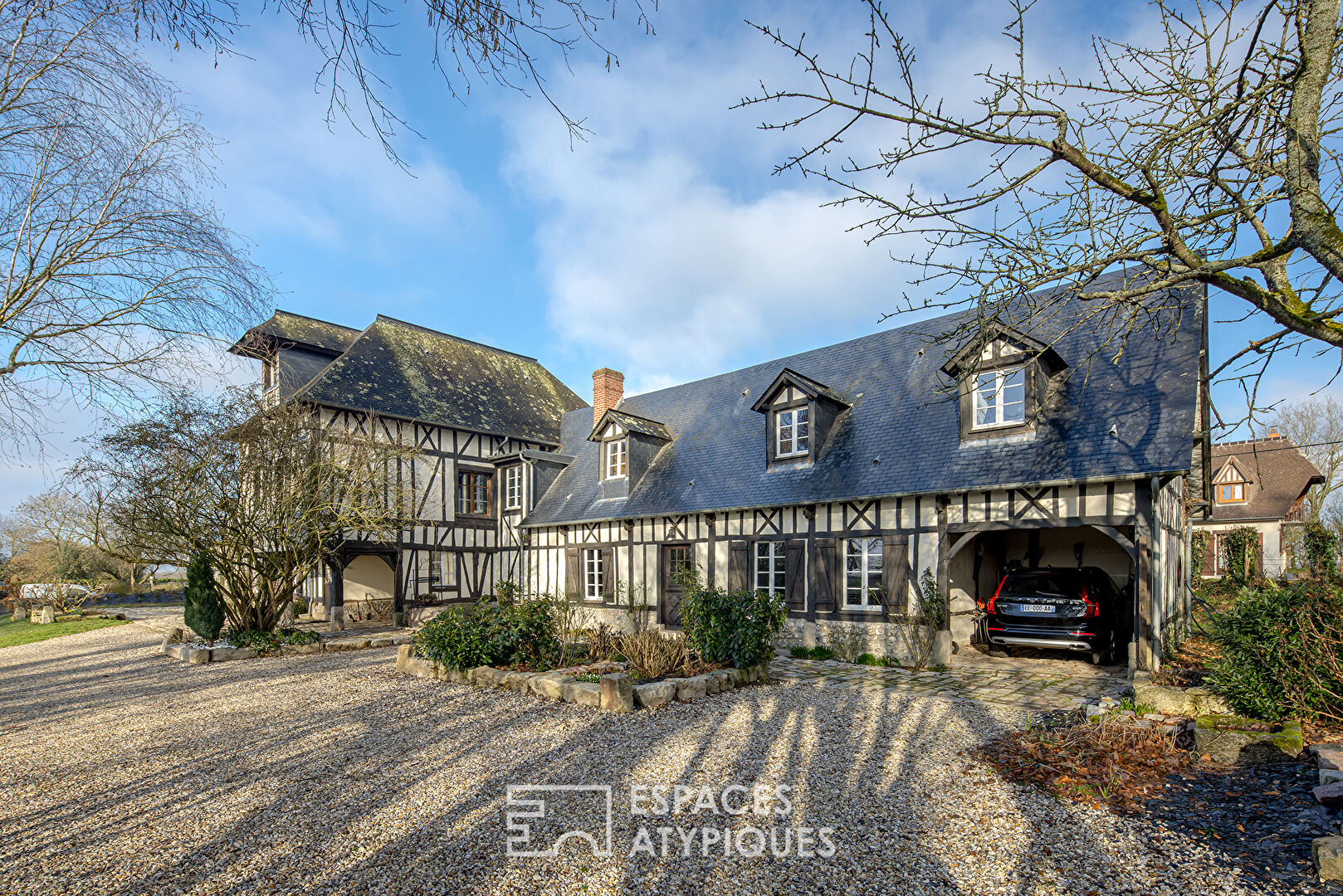 Charming Normandy on landscaped grounds