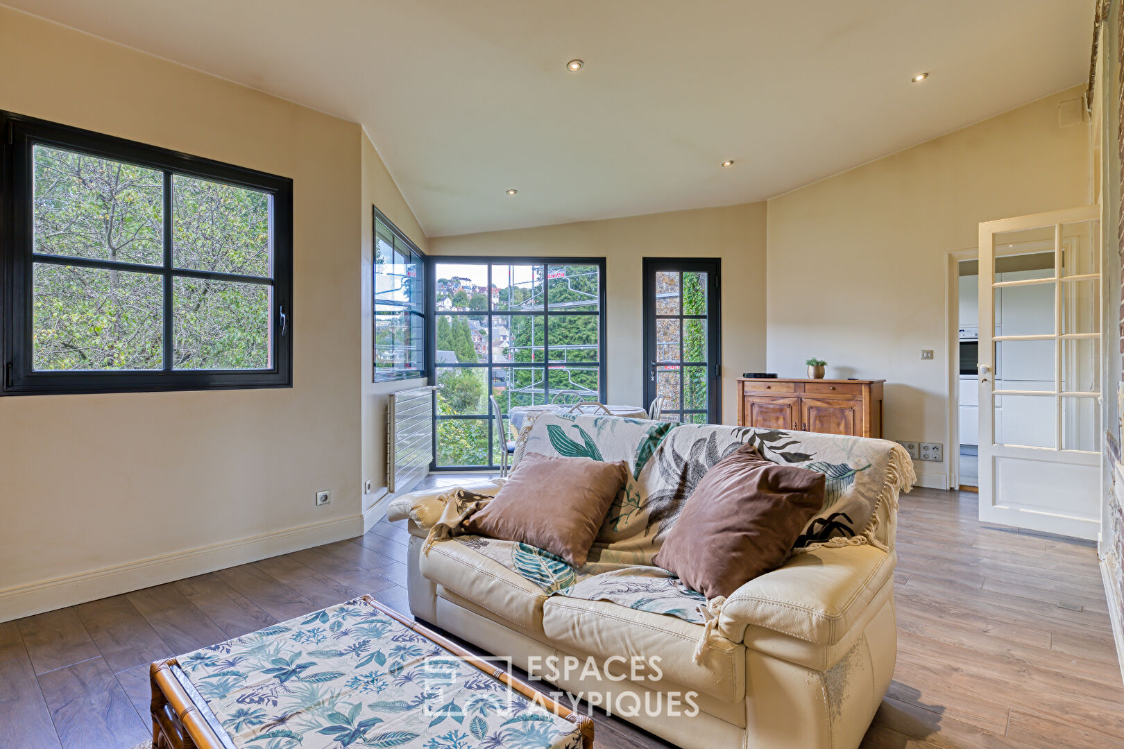 Brick townhouse with extension and garden