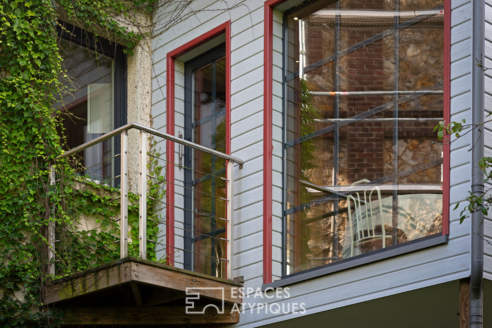 Maison de ville en briques avec extension et jardin