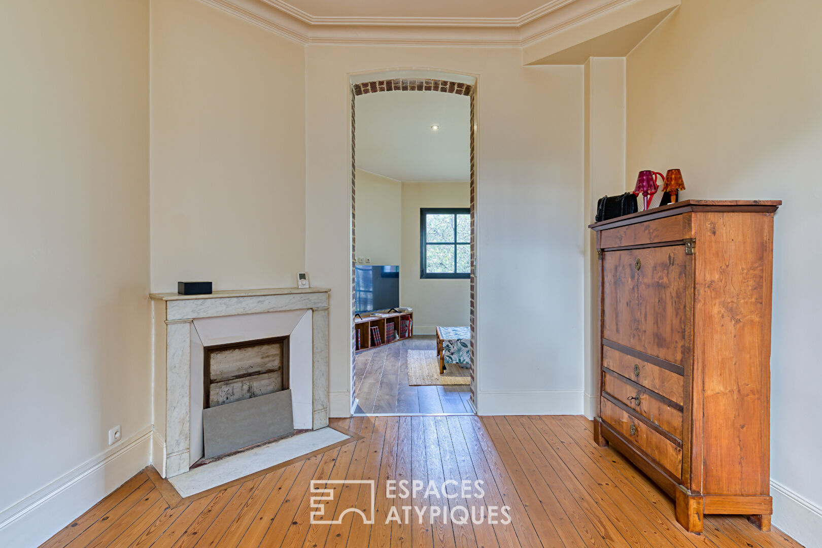 Brick townhouse with extension and garden