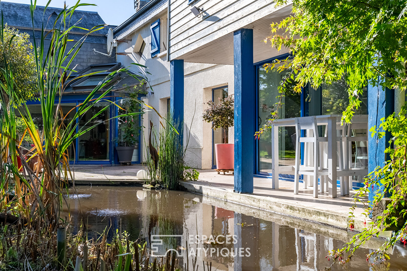 Ancienne chaumière rénovée avec extension d’architecte et piscine intérieure