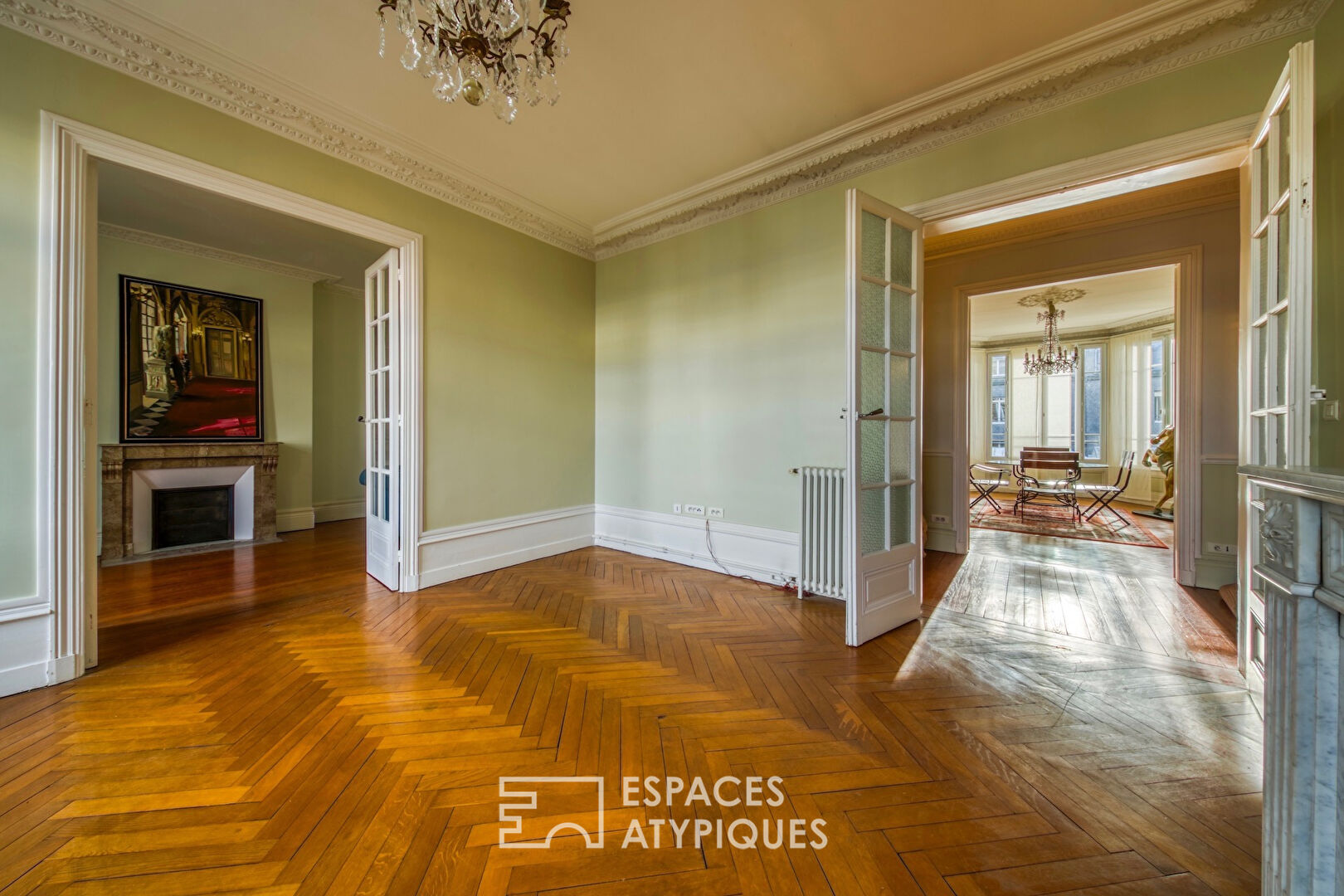 Elegant apartment in a rare Haussmannian building in the city center