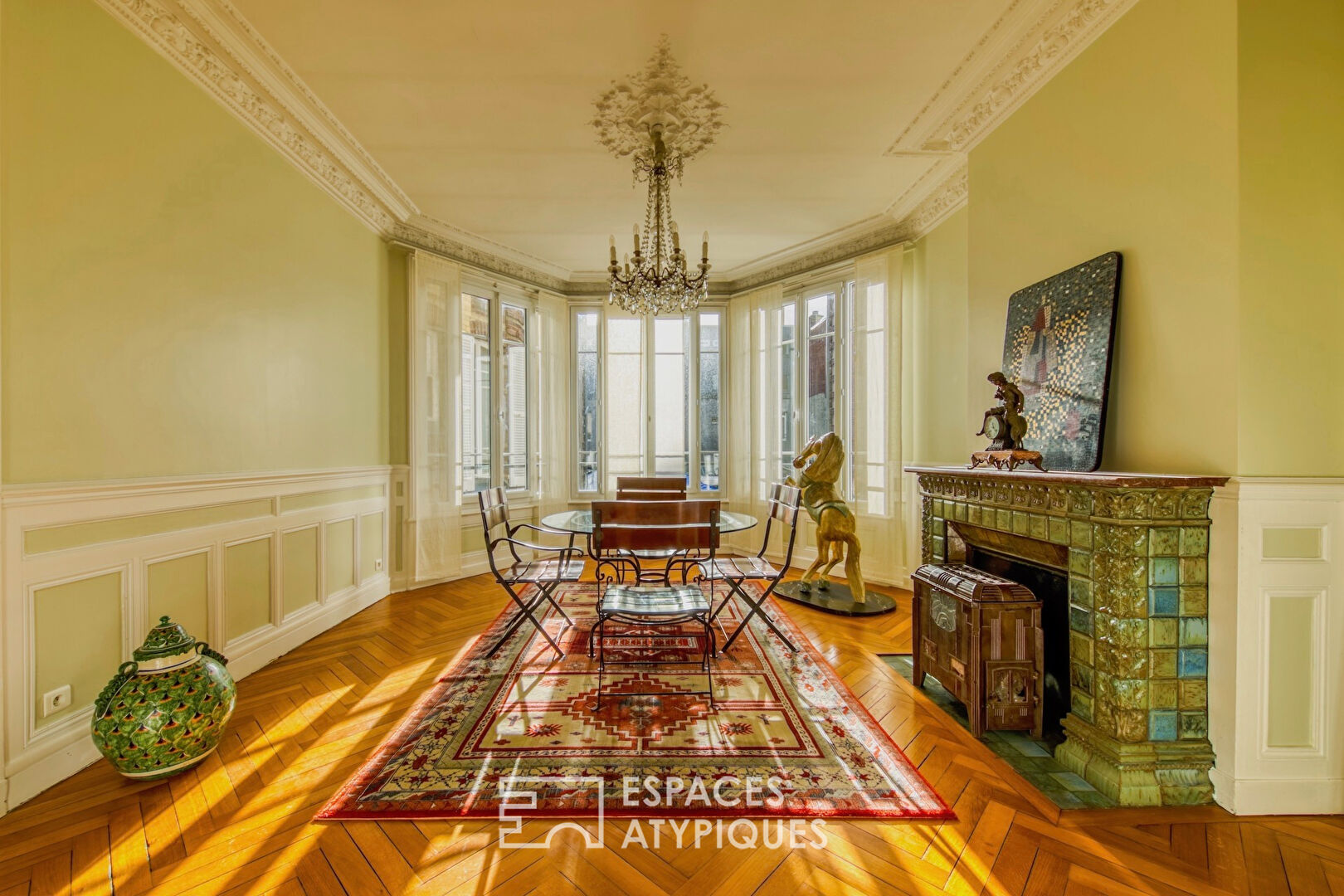 Elegant apartment in a rare Haussmannian building in the city center