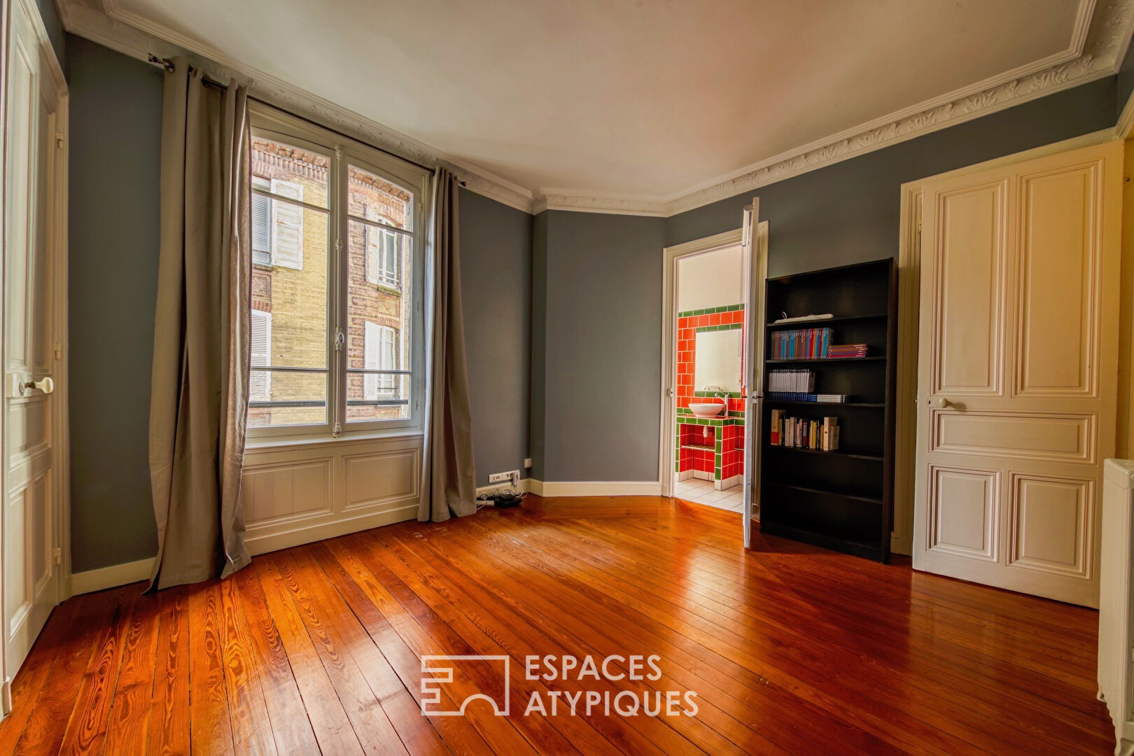 Elegant apartment in a rare Haussmannian building in the city center