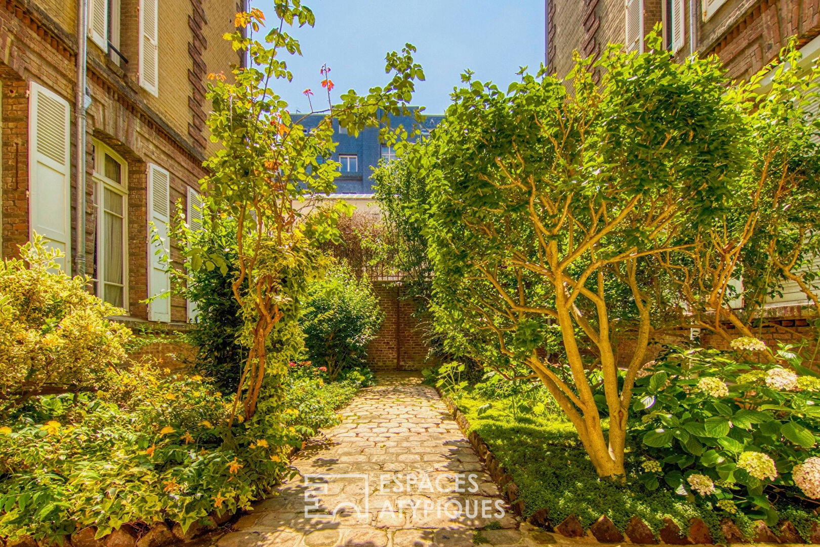 Elegant apartment in a rare Haussmannian building in the city center