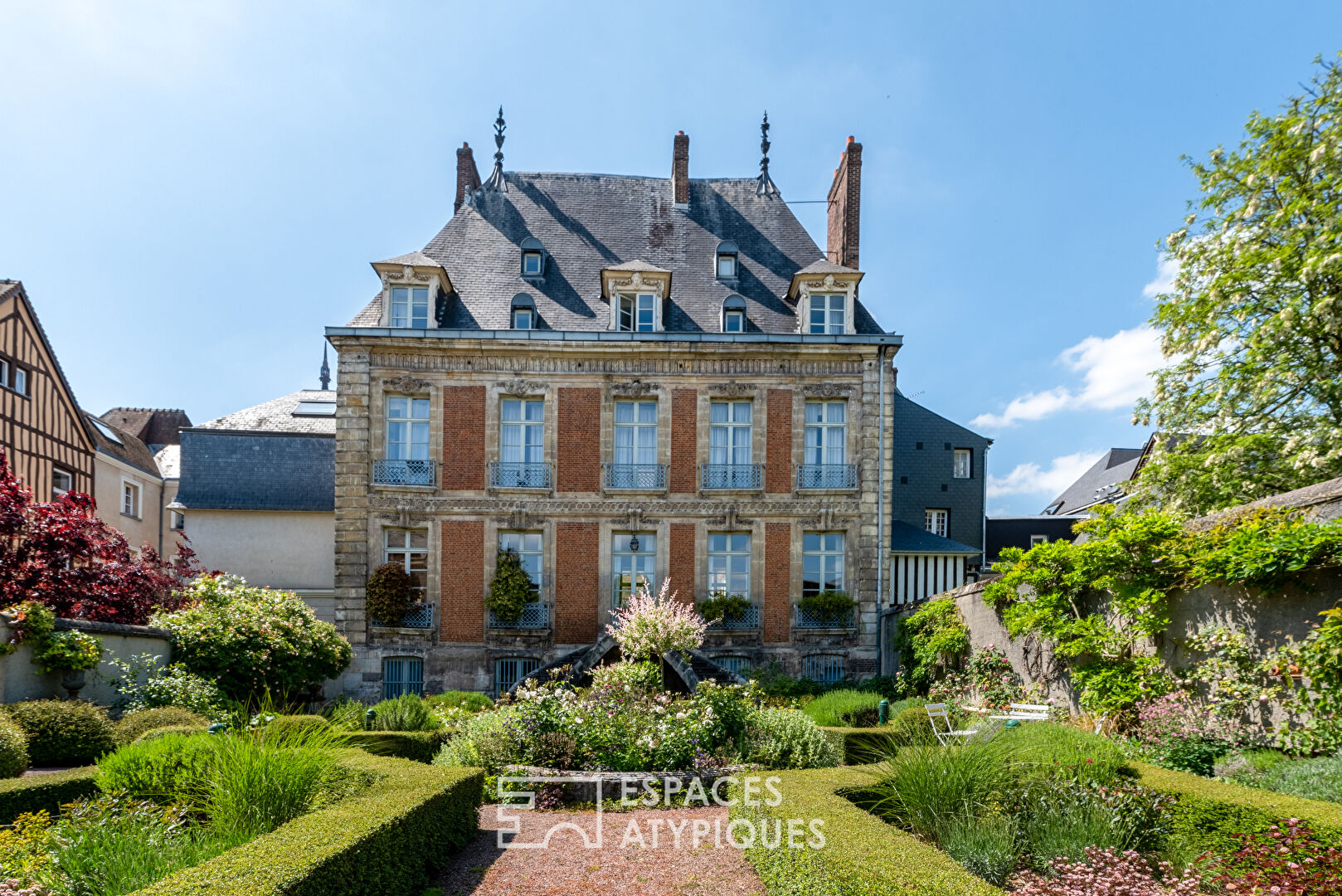 Warm apartment with view of Saint Maclou