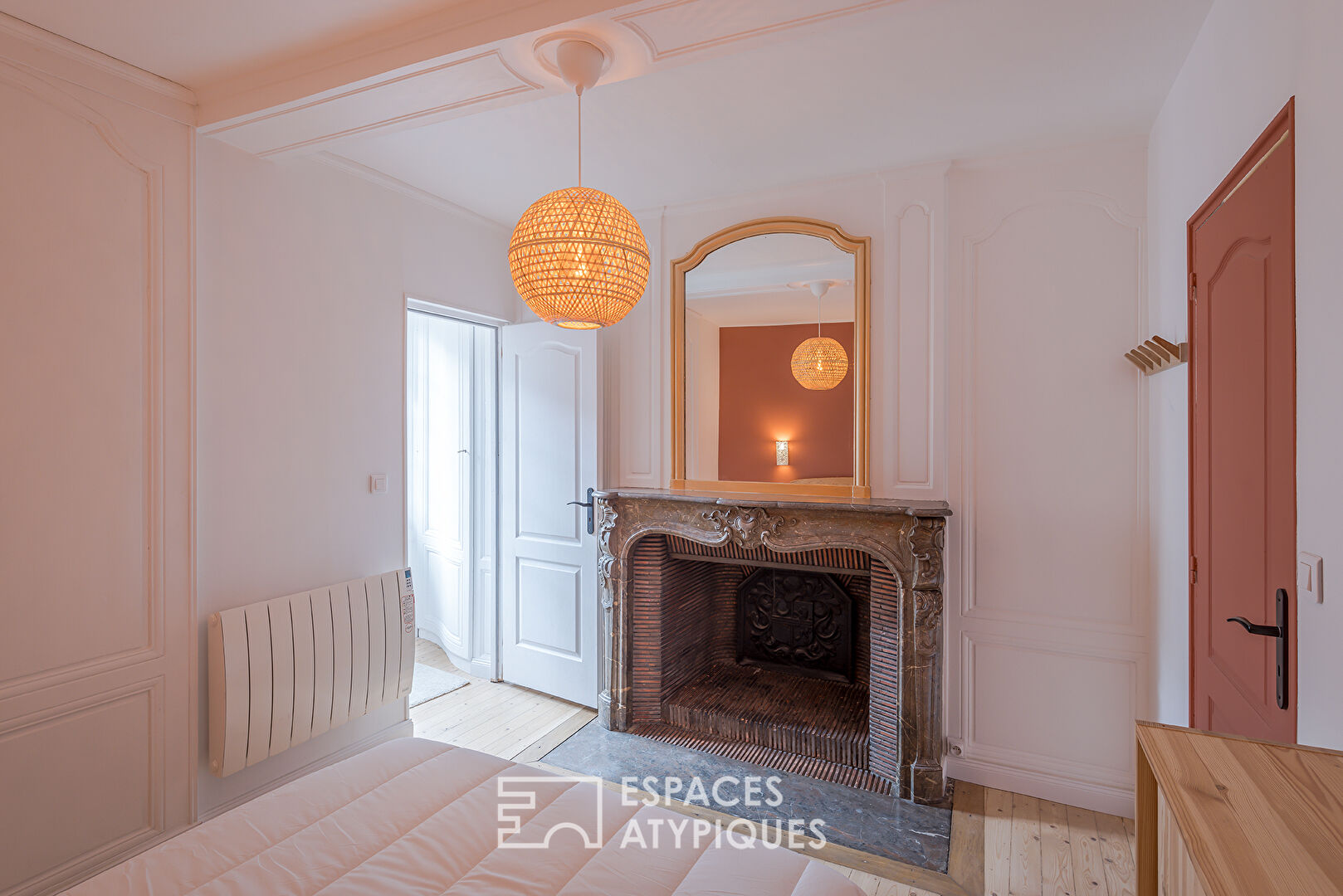 Charming apartment in the heart of the antiques district