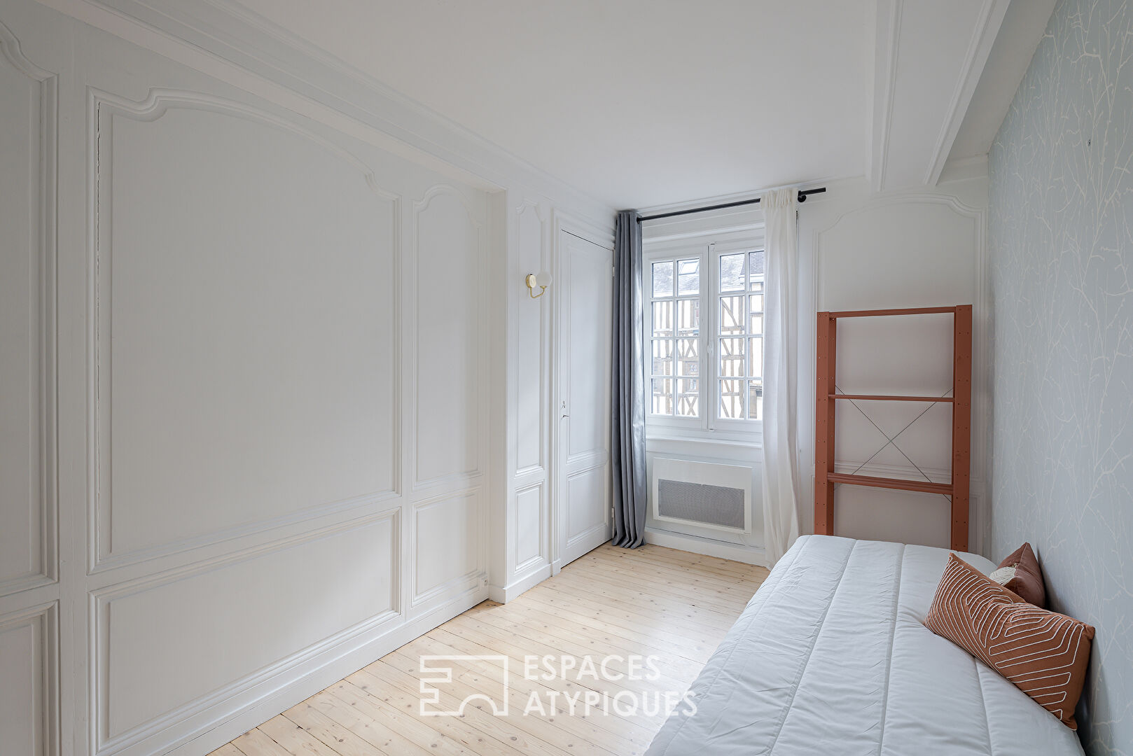 Charming apartment in the heart of the antiques district