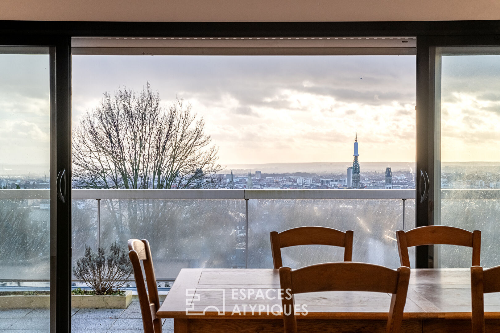 Apartment Terrace with 180° view of Rouen