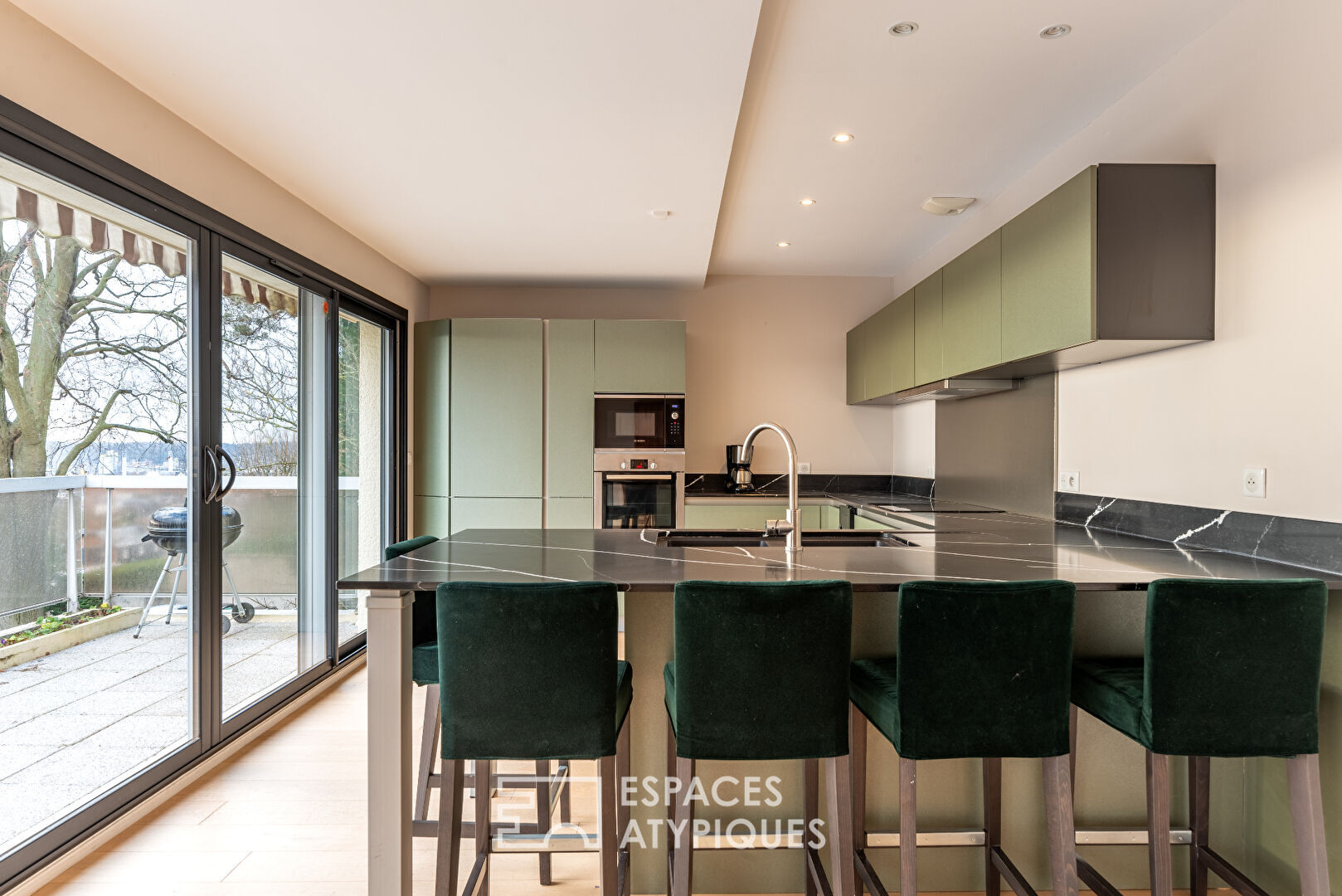 Apartment Terrace with 180° view of Rouen